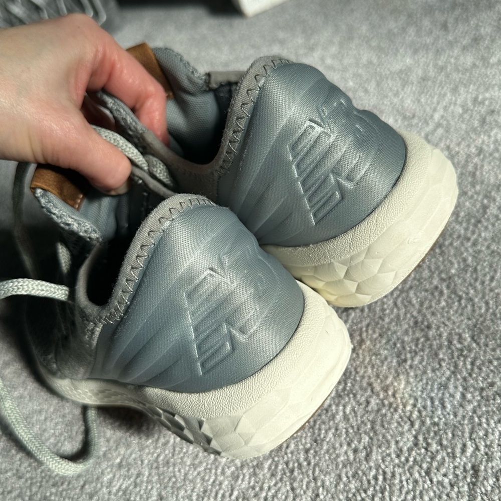 Women’s New Balance Size 6. Gray, cream, gum sole. Excellent Condition!! - Picture 5 of 15